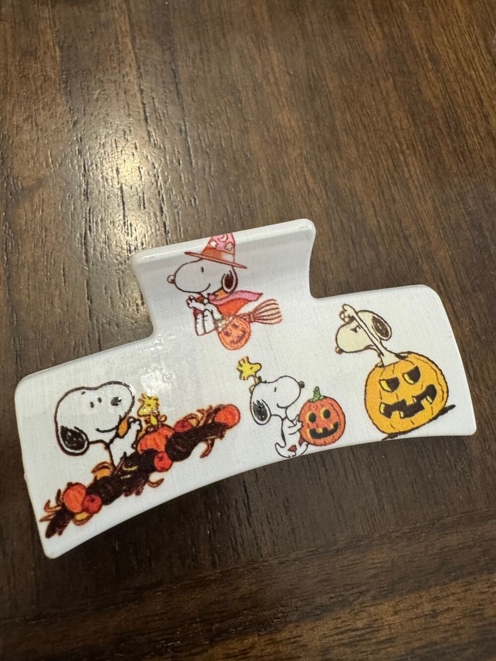 Peanuts Snoopy Halloween hair clip with Snoopy and pumpkins